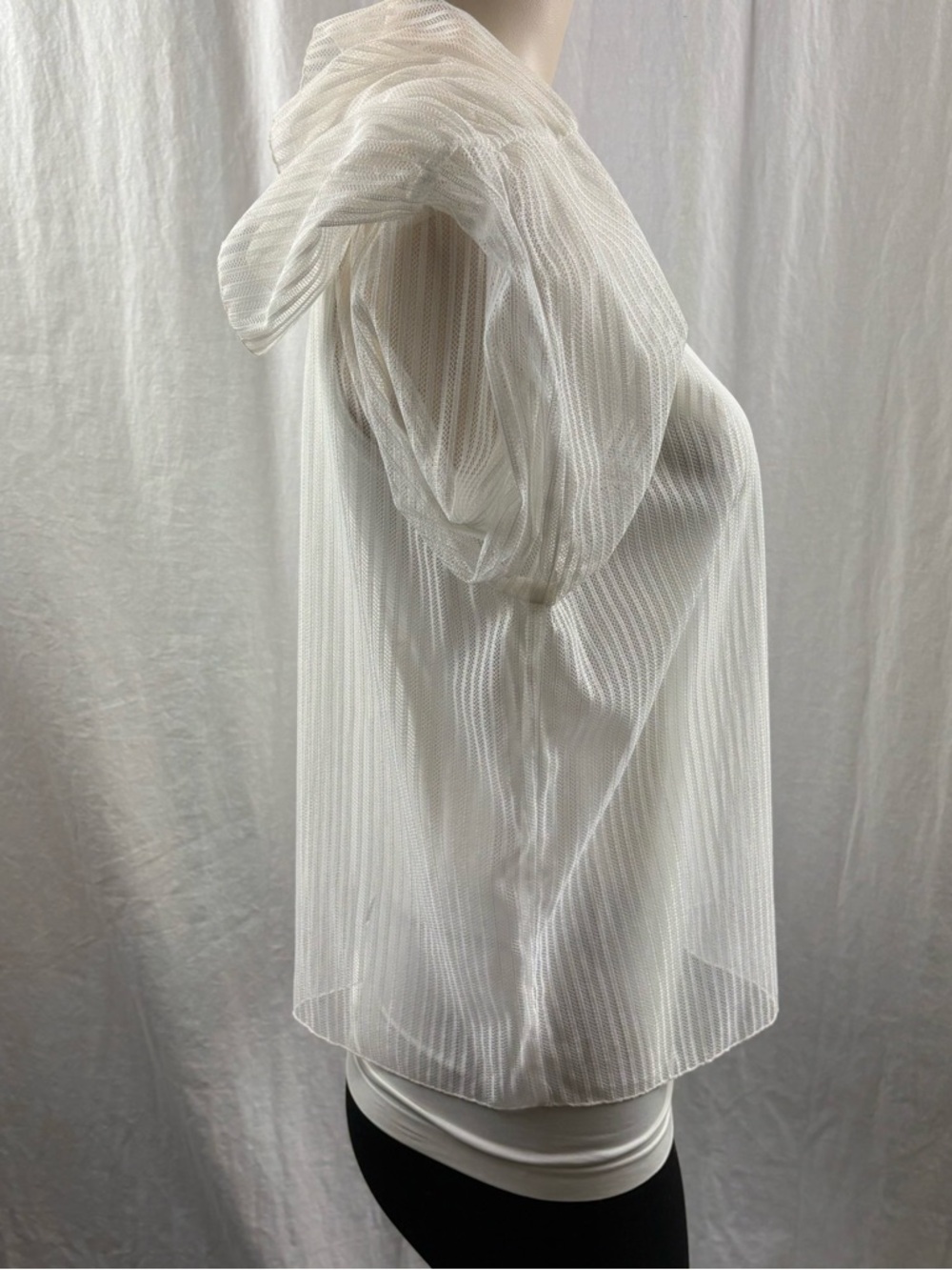Babaton Humbert Blouse in white from Aritzia L - Picture 9 of 11